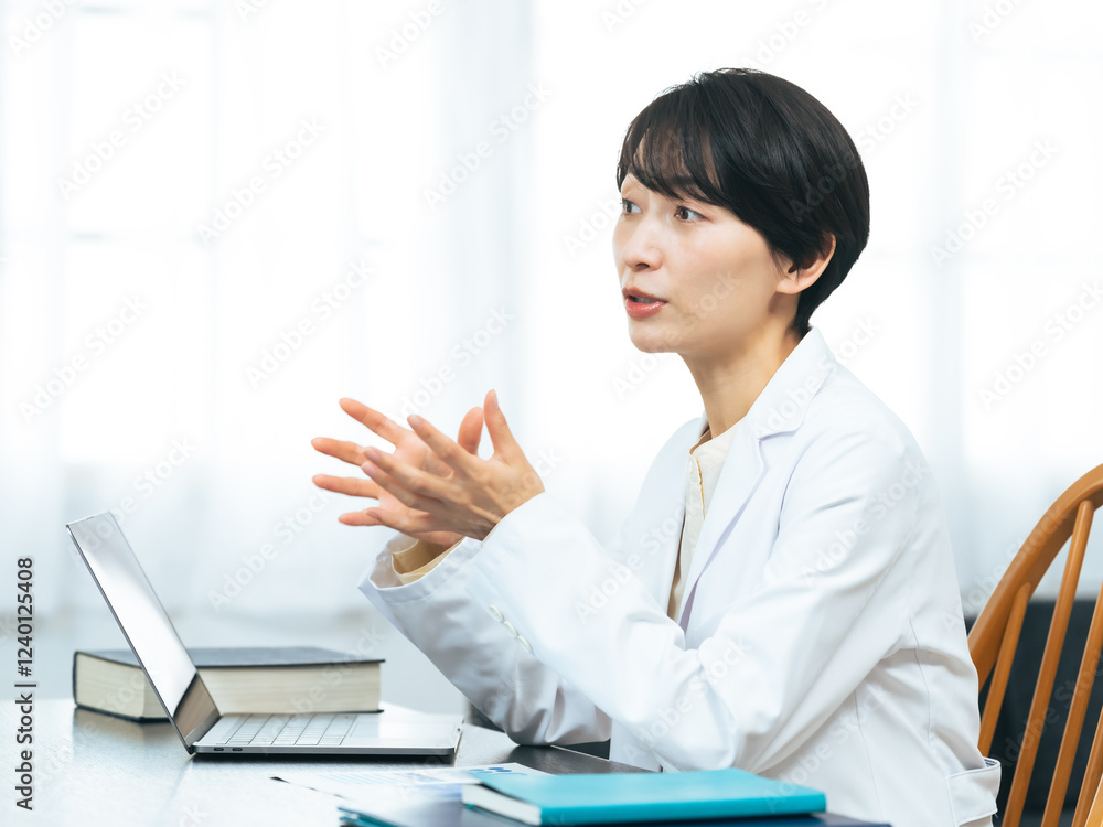 Poster 医師、カウンセリング、女性、ノートパソコン、インタビュー、面談、面接、白衣、診察、カウンセラー、セラピスト、ビデオ通話、ビデオ会議、ウェビナー、話す、会話、取材、日本人、ミドル、ミドルエイジ、中高年、40代、30代、ジェスチャー、病院、クリニック、美容、整形、研究、診断、診療、リモート、説明、エンジニア、医療、コピースペース、広告、宣伝、PR、おすすめ、美人、スキンケア、アドバイザー、セラピー、ビ