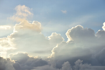 少し霞んだ入道雲