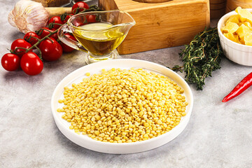 Dry raw wheat pasta - ptitim