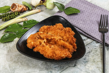 Tonkatsu fried cutlet with cabbage