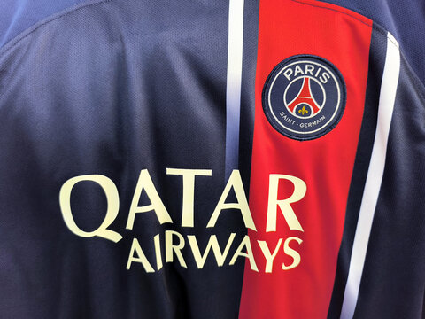 Psg football jersey with qatar airways logo and paris saint-germain emblem