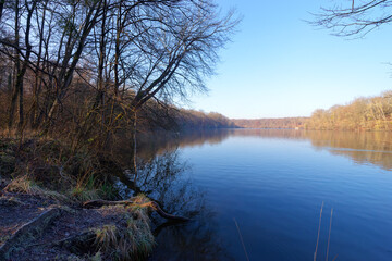Commelles lake in the Oise - Pays de France Regional Nature Park 