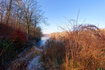 Commelles lake in the Oise - Pays de France Regional Nature Park 