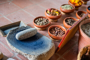 Diferentes insumos para teñir lana de forma artesanal en Teotitlan Oaxaca, méxico
