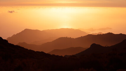 Obraz premium Morning landscape in orange tones over the ocean, Madeira