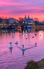 Krak&oacute;w: Widok o poranku na Kości&oacute;ł na Skałce i rzekę Wisłę