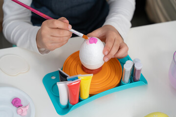 Creativity without limits: Painting and colors