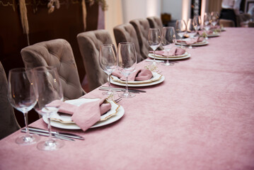 Elegant Pink Dining Table Setting for Special Occasions