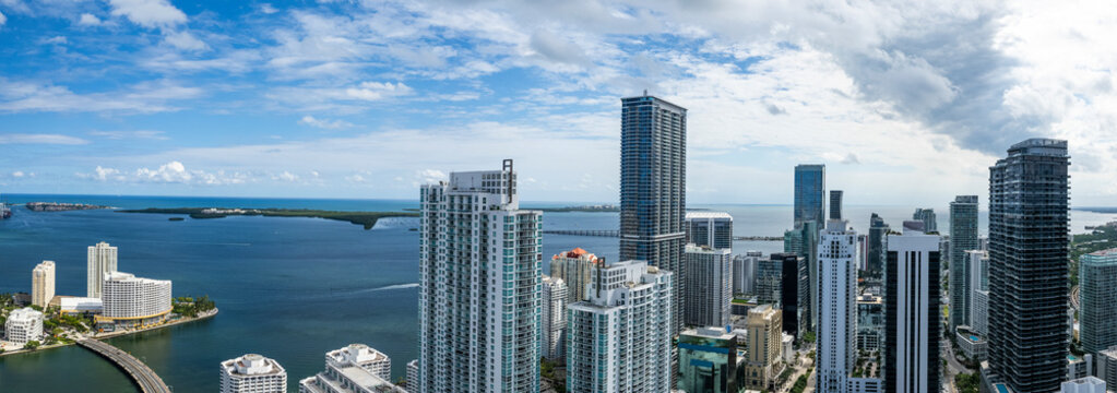 Fototapeta Aerial view of beautiful skyline with modern skyscrapers and Biscayne Bay, Brickell, United States.