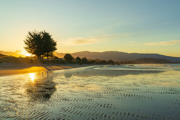 Beach at sunset in Abel Tasman NP (Pohara)