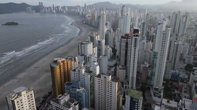 Balne&aacute;rio Cambori&uacute; vista de cima