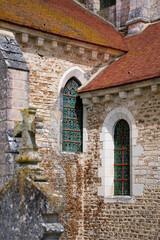 Abbaye de Pontigny, Detail von Kirchenfenstern der Zisterzienserabtei in Burgund, Frankreich