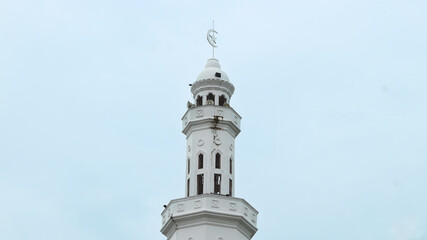 Obraz premium Beautiful mosque dome in sunny weather in the morning