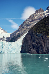 glaciar and mountain