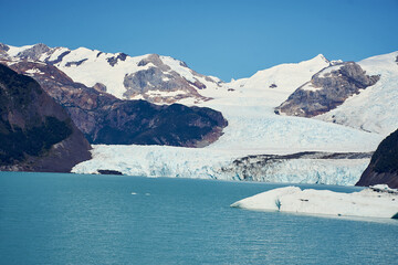 glaciar and mountain
