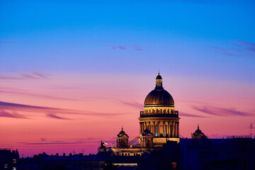 Fototapeta premium Evening panoramic rooftop view of the city of Saint-Petersburg, Russia with Saint-isaacs cathedral