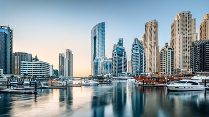 Fototapeta premium the dubai marina during sunset