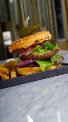 Hamburguesa con papas 
