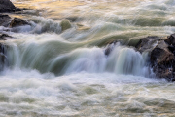 USA, Maryland. Potomac River, Great Falls National Park, water flowing over the rocks