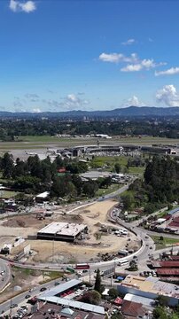 video a&eacute;reo realizado en el sector de Sajonia, Rionegro, Colombia; cerca al aeropuerto Jos&eacute; Mar&iacute;a Cordova y al t&uacute;nel de Oriente que comunica a Medell&iacute;n con el terminal a&eacute;reo.	