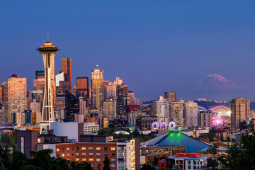 USA, Washington State, Seattle skyline in evening light