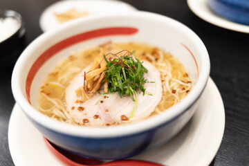 美味しいラーメンを食べる
