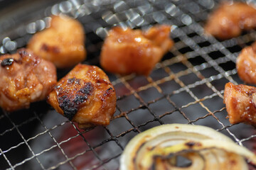 美味しい焼肉を食べる