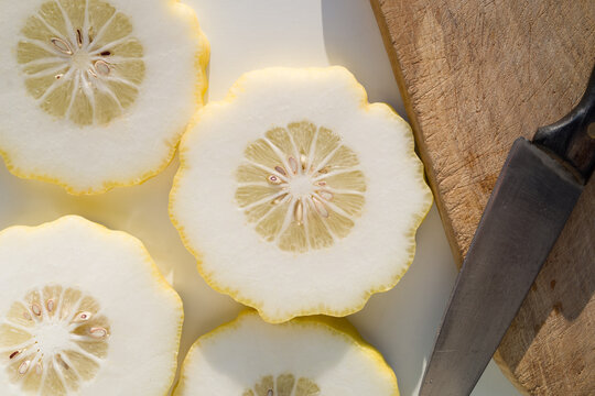 Citron slices