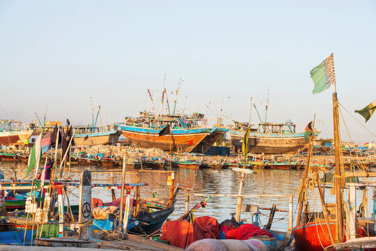 Ibrahim Hyderi: Karachi , a historical Insight