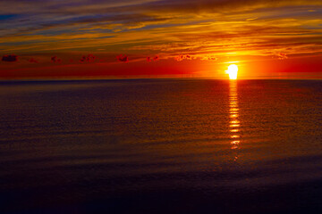 Atardecer en el mar