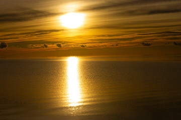 Atardecer en el mar