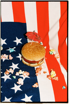 burger and popcorn on a US towel, 35mm
