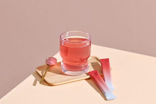 A refreshing pink with corresponding powder, artfully