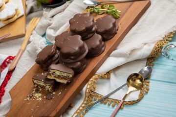 Chocolate alfajores stuffed biscuits argentinian peruvian sweet dessert food