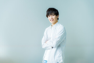 若い男性のポートレート 撮影協力:スカパー東京メディアセンター