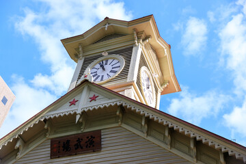 今でも観光客に人気の札幌時計台