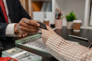 the car sale is completed after the contract is signed, hand over the car key after purchasing the...