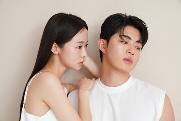 若い男女のスキンケアイメージ