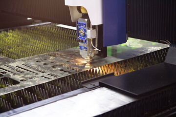 Cnc laser machinery for metal cutting