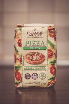 Polskie Mlyny flour for pizza in a bag on a table