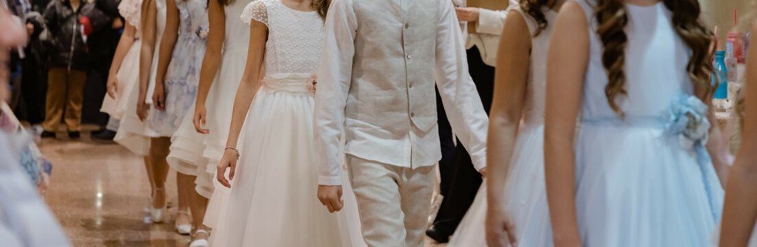 boda, novia, falda, mujer, amor, hija, velo, ni&ntilde;o, moda, persona, familia, comunion, traje, vestido, comulgacion, dibujos, artista, mesa dulce, dulces, chuches, golosinas, chocolate, chocolatinas, glo