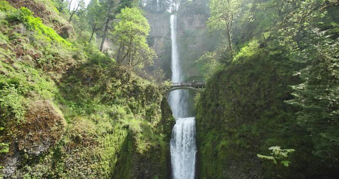 Multnomah Falls Slow Motions