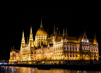Fototapeta premium The Hungarian Parliament Building Illuminated At Night
