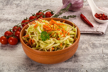 Vegan salad with kohlrabi and carrot