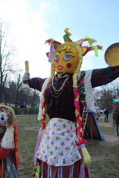 a large burning doll. Celebration of Maslenitsa