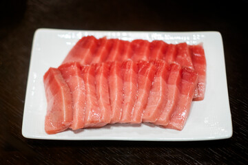 マグロの中トロの刺身