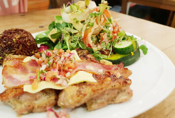grilled beef steak with salad