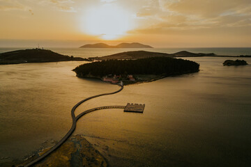 Wyspa na jeziorze © Katarzyna