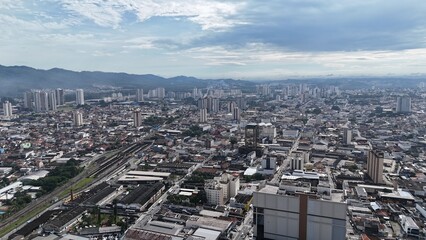 Visão aérea do centro urbano da cidade de Mogi das Cruzes na região do alto tietê, SP, Brasil