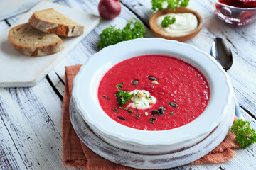 Russische traditionelle Borschtsch Suppe